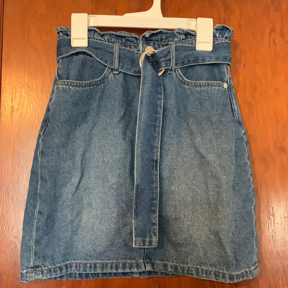 H&M belted paper-bag denim skirt